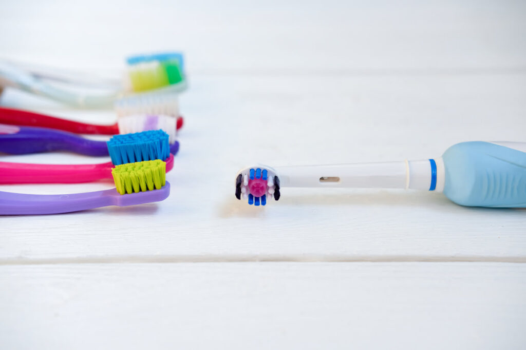 Manual vs. Eléctrico, ¿Cuál es el mejor cepillo de dientes?