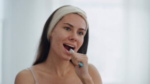 Qué es la placa dental y cómo eliminarla